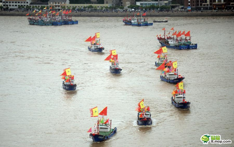 Illustration for article titled China Launches "One Thousand" Ships to Protect Disputed Islands